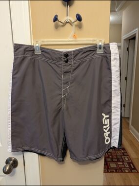 Oakley Men’s Gray Board Shorts with White Side Panels